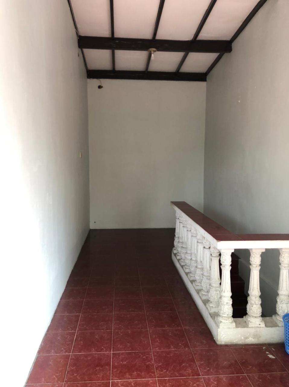 OYO 90482 Rumah Oma Syariah Kupang  Luaran gambar