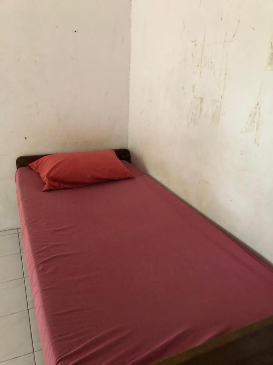 OYO 90482 Rumah Oma Syariah Kupang  Luaran gambar