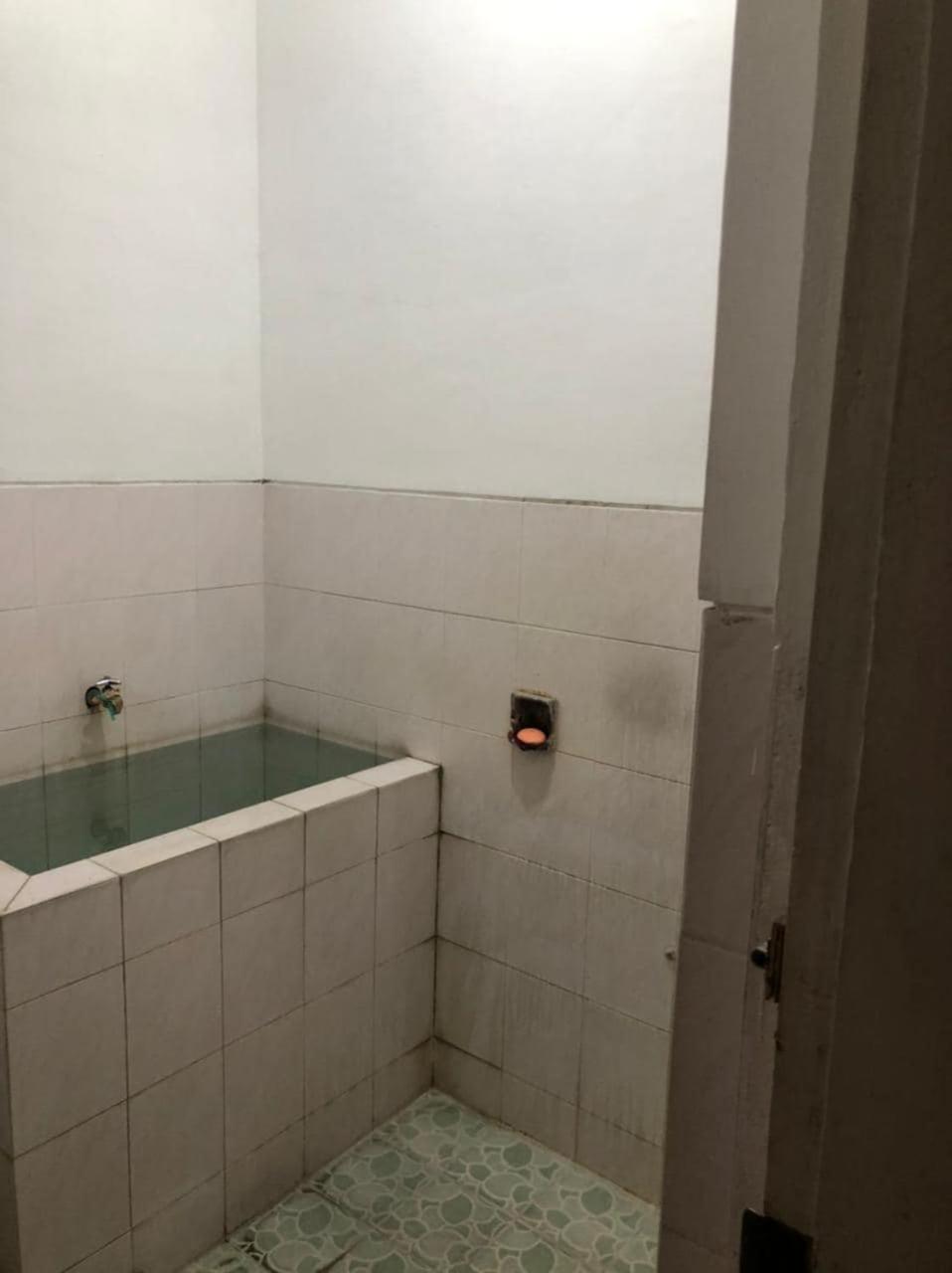 OYO 90482 Rumah Oma Syariah Kupang  Luaran gambar