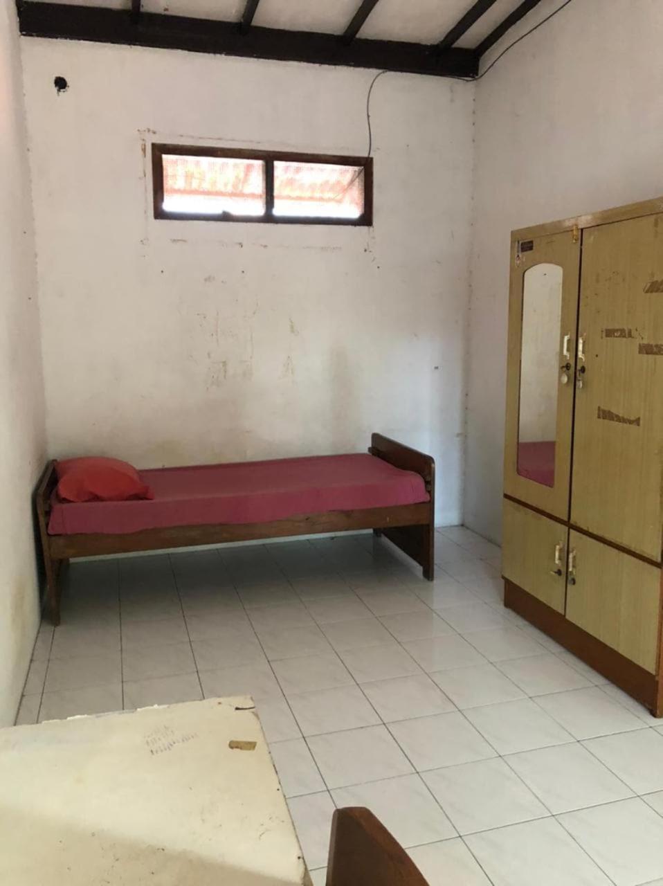OYO 90482 Rumah Oma Syariah Kupang  Luaran gambar