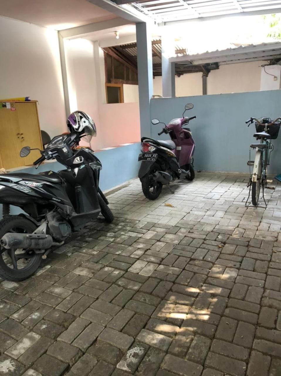 OYO 90482 Rumah Oma Syariah Kupang  Luaran gambar